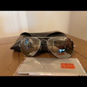 Ray Ban polarized mirrored aviator sunglasses with case
